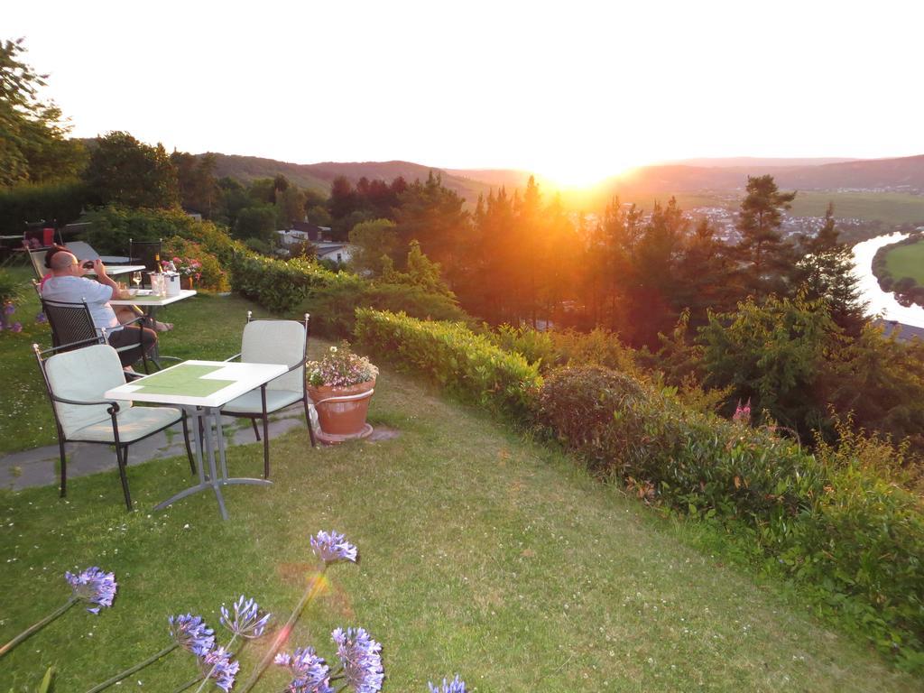 Gaestehaus-Weingut Loersch Leiwen Eksteriør bilde