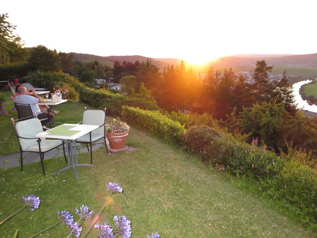 Gastehaus-Weingut Loersch Hotell Leiwen Eksteriør bilde